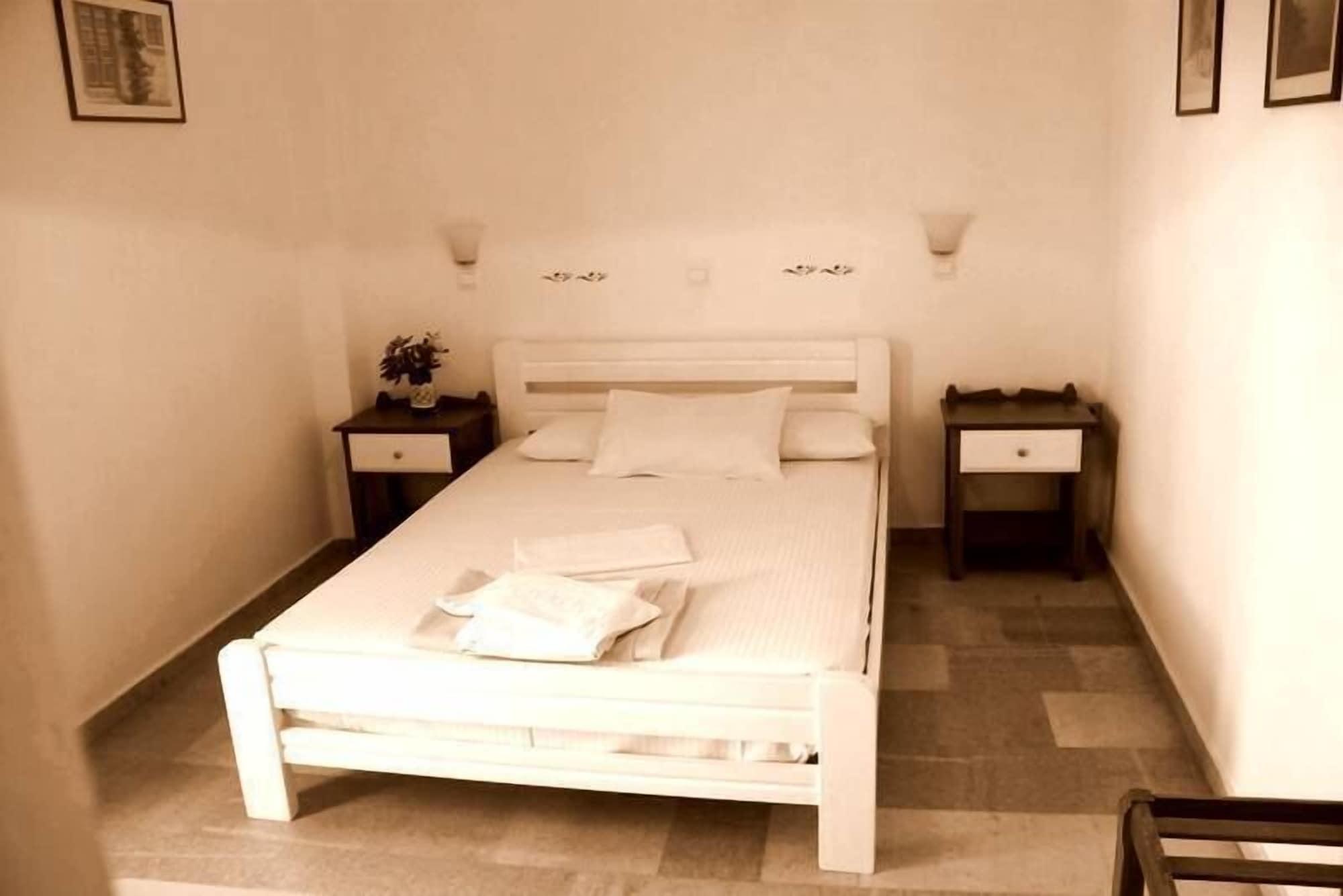 Fikas Hotel Naxos City Ngoại thất bức ảnh