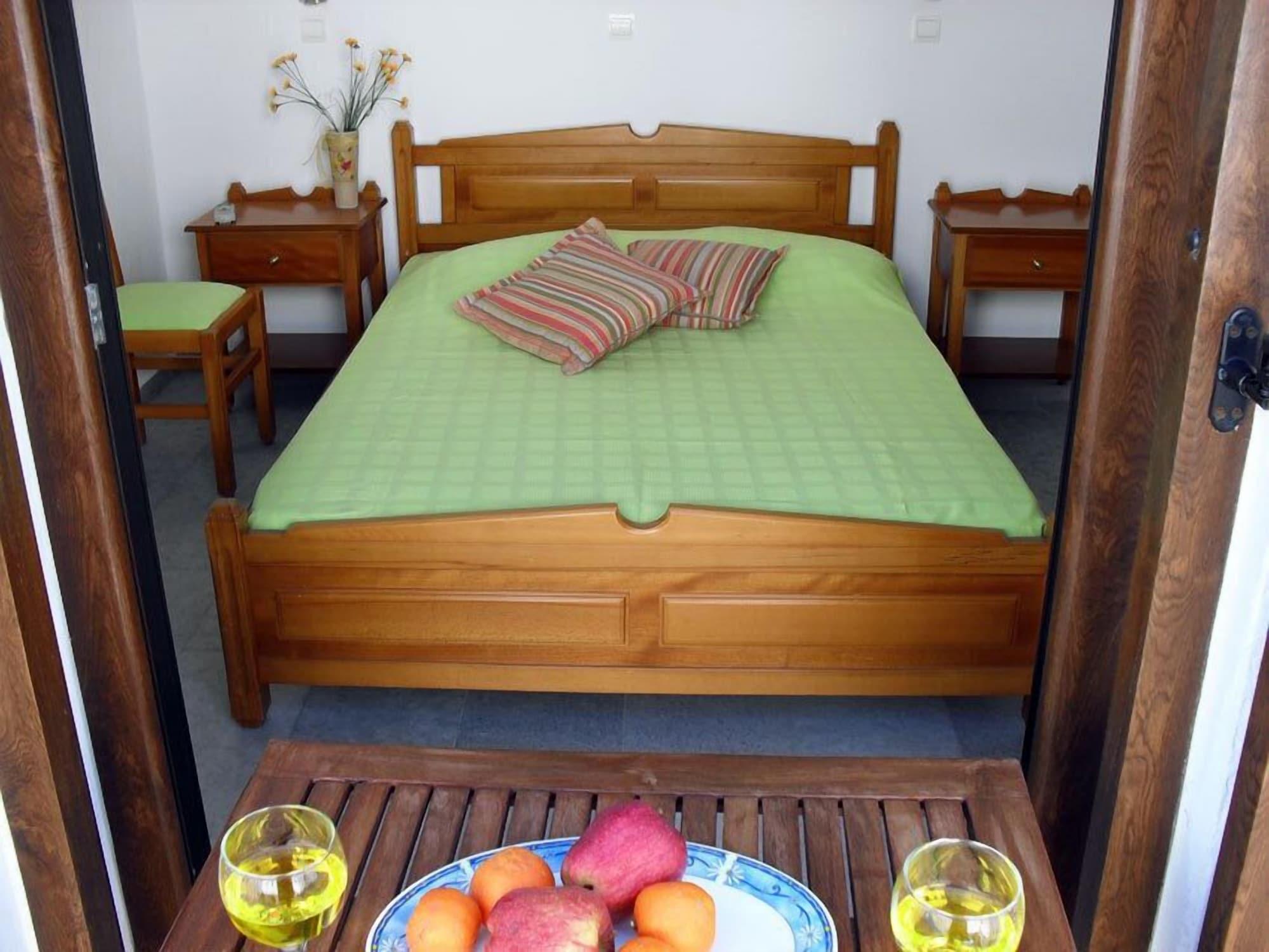 Fikas Hotel Naxos City Ngoại thất bức ảnh