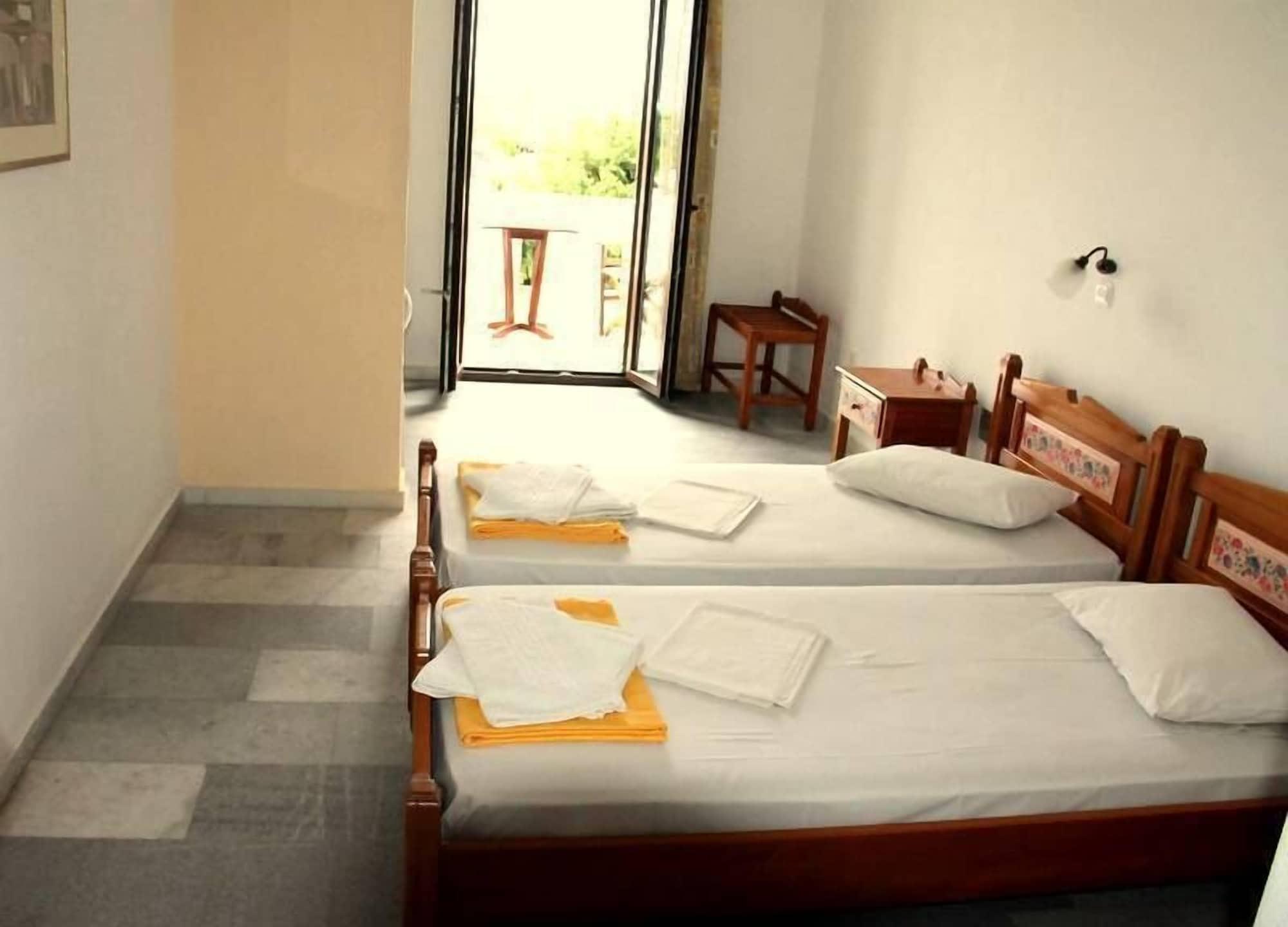 Fikas Hotel Naxos City Ngoại thất bức ảnh
